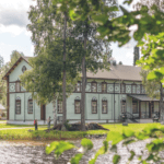 Taidekeskus Salmela on yksi Suomen suosituimmista taide-elämyksistä.