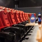 Elokuvateatteri Kinossa on mukavat penkit ja hyvä äänentoisto.