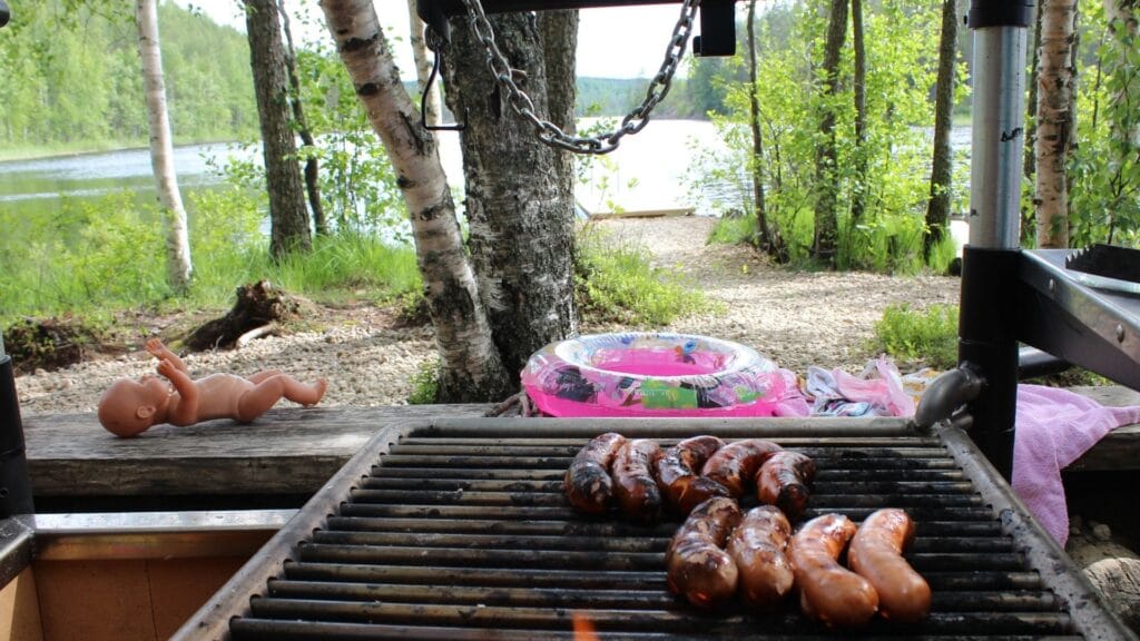 pitkäjärven laavulla lasten kanssa
