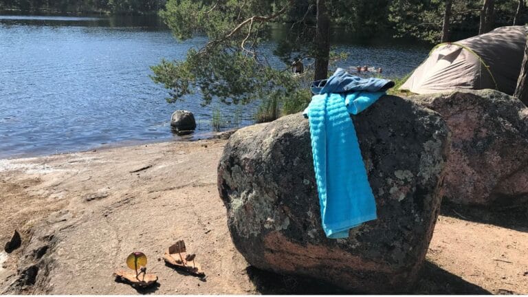 yön yli retki laavuillen lasten kanssa